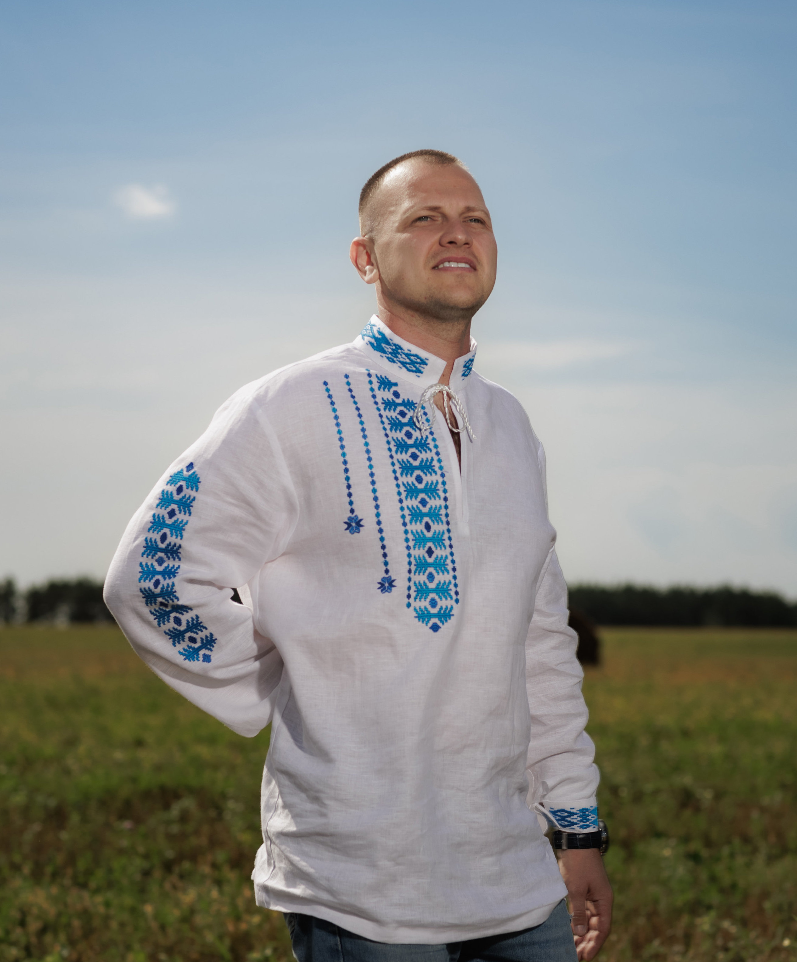 картинка Сорочка сувенирная мужская сувенирная с вышивкой "Васильки №1"