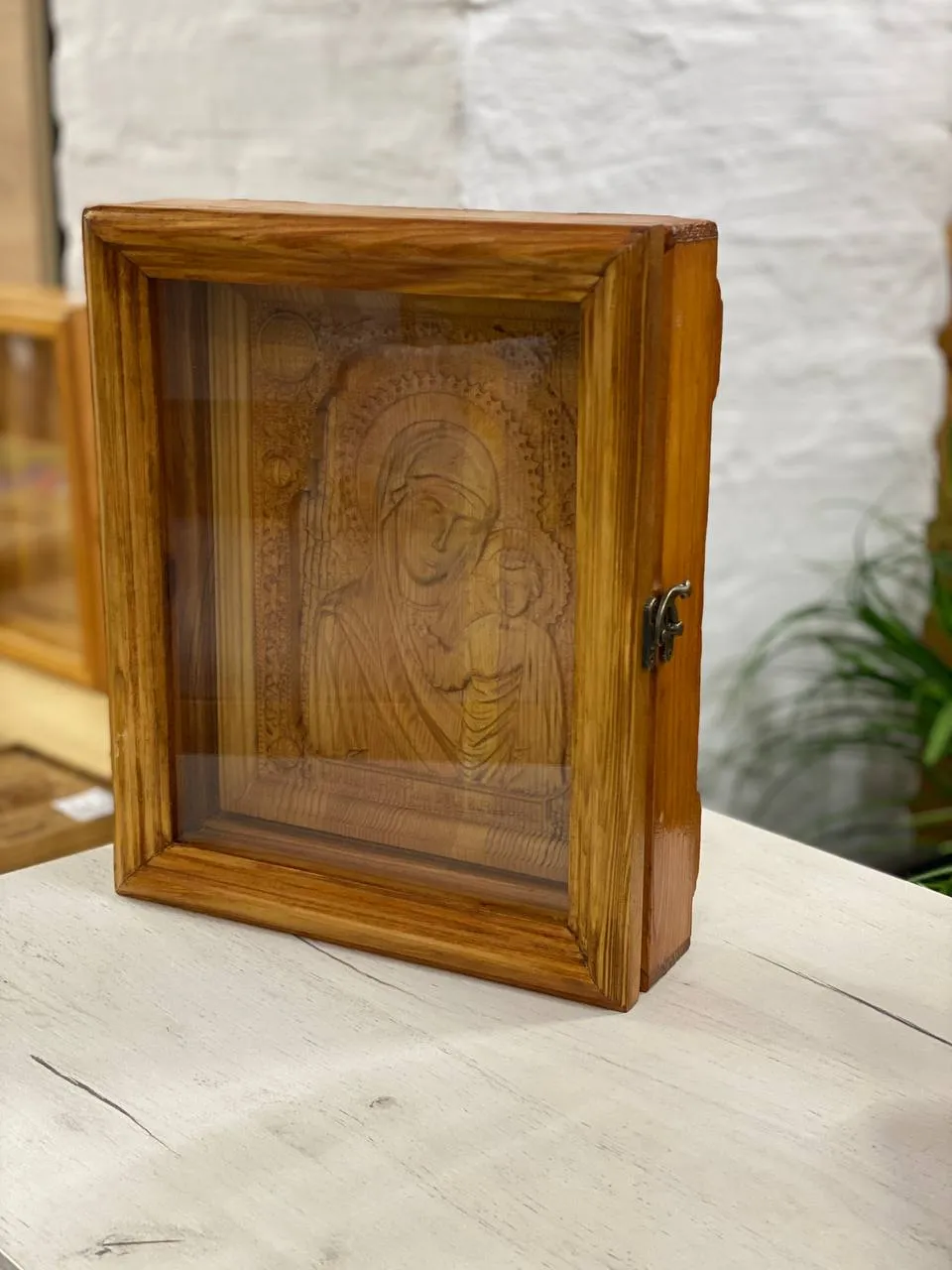 картинка Декоративное изделие Казанская Божья Матерь с рамкой и стеклом			